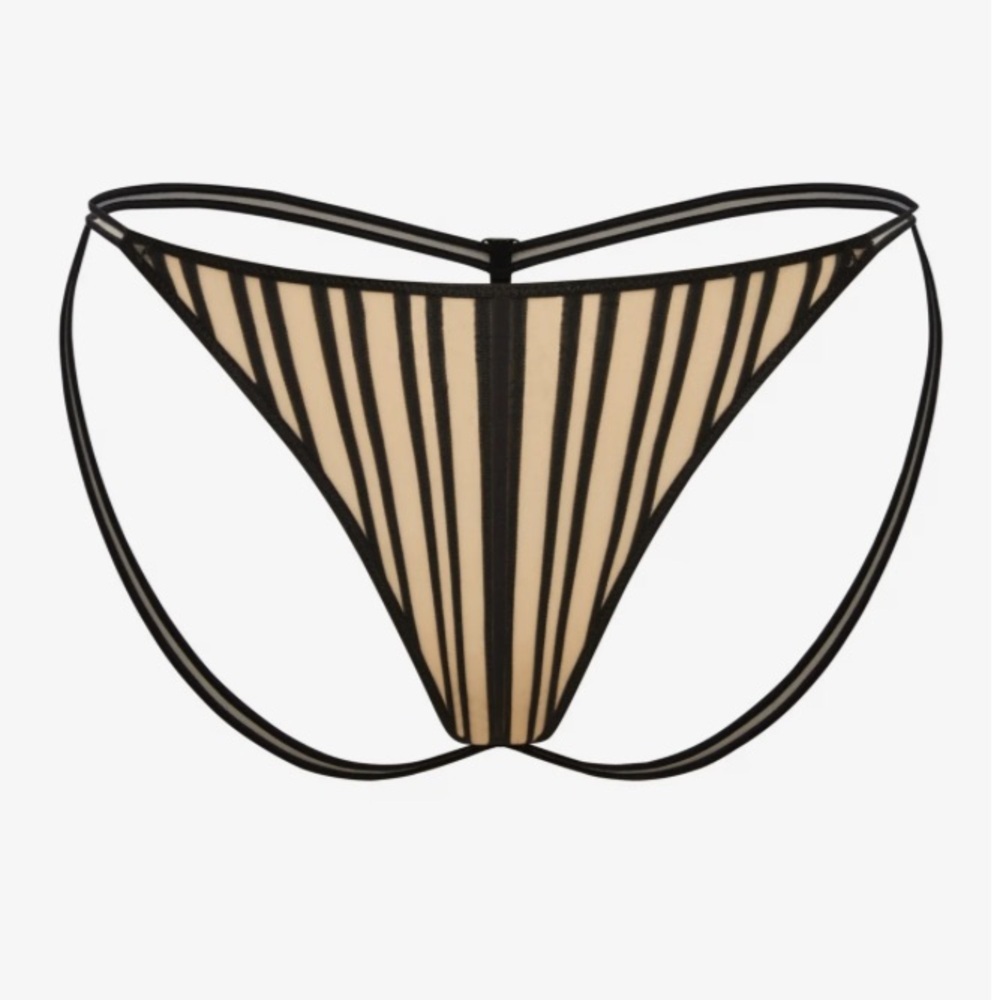 NWT Savage X Fenty Strappy Hour G Sting and Shadow Fit G String Black Caviar F69 - Picture 3 of 8